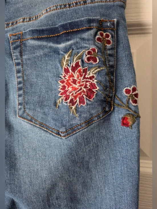 Nanette Nanette Lepore High Rise Skinny Jeans w Floral Embroidery Size 6 - Picture 8 of 14